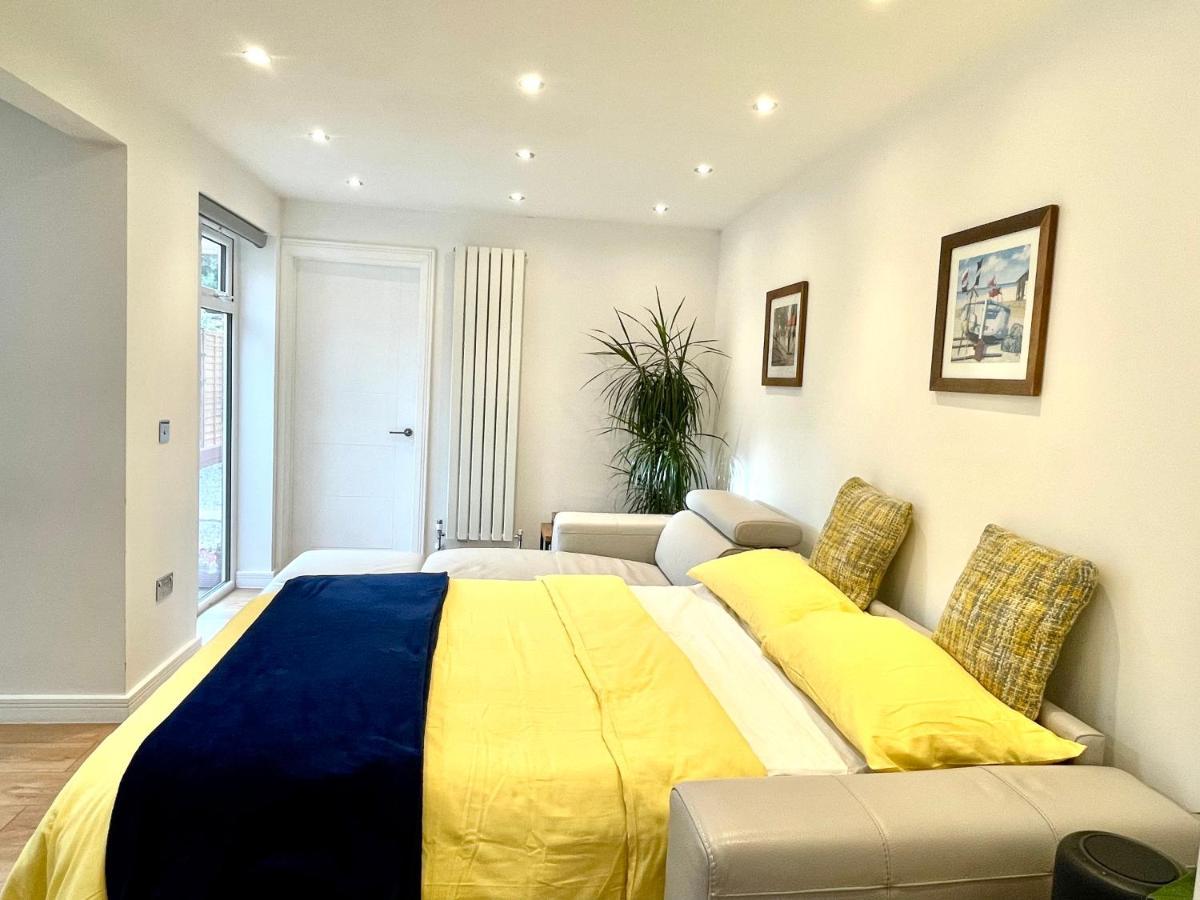 Stunning 1 Bedroom And Double Sofa Bed Near Train Station Southampton Exterior photo