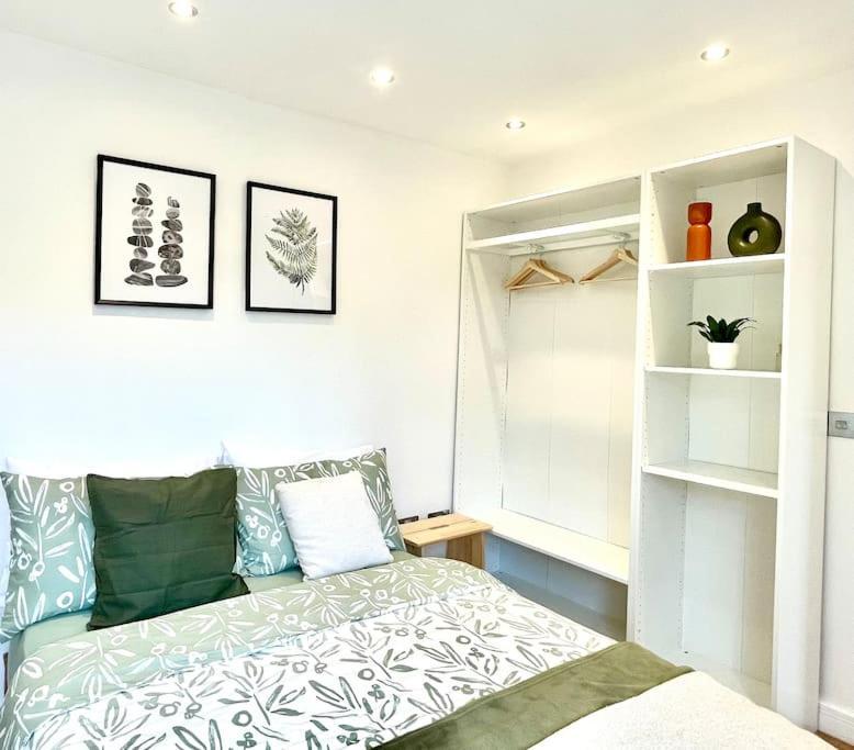 Stunning 1 Bedroom And Double Sofa Bed Near Train Station Southampton Exterior photo